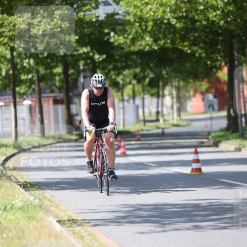 10.08.2025 - GEWOBA Citytriathlon Bremen Yannick Fuchs http://msf.ph/oto/8549774 10.08.2025 13:34:36 Radfahren 593, 865, 905, 924 meine-sportfotos.de