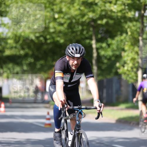 10.08.2025 - GEWOBA Citytriathlon Bremen Yannick Fuchs http://msf.ph/oto/8549778 10.08.2025 12:20:11 Radfahren 565, 570, 639, 720, 739, 764, 782, 784, 841, 844, 892, 920, 1027 meine-sportfotos.de