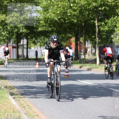 10.08.2025 - GEWOBA Citytriathlon Bremen Yannick Fuchs http://msf.ph/oto/8549807 10.08.2025 12:20:18 Radfahren 565, 570, 596, 631, 720, 782, 784, 844, 892, 920 meine-sportfotos.de