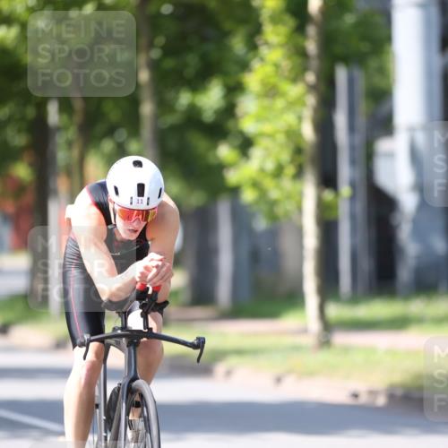 10.08.2025 - GEWOBA Citytriathlon Bremen Yannick Fuchs http://msf.ph/oto/8549808 10.08.2025 14:05:37 Radfahren 11 meine-sportfotos.de