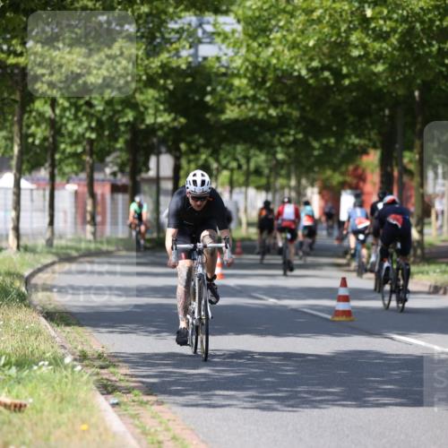 10.08.2025 - GEWOBA Citytriathlon Bremen Yannick Fuchs http://msf.ph/oto/8549823 10.08.2025 12:20:21 Radfahren 565, 570, 596, 631, 720, 844, 892 meine-sportfotos.de