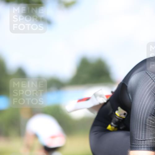 10.08.2025 - GEWOBA Citytriathlon Bremen Yannick Fuchs http://msf.ph/oto/8549836 10.08.2025 12:20:22 Radfahren 563, 565, 570, 596, 631, 720, 734, 844, 892 meine-sportfotos.de