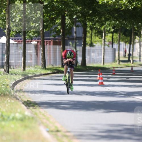 10.08.2025 - GEWOBA Citytriathlon Bremen Yannick Fuchs http://msf.ph/oto/8549837 10.08.2025 14:08:19 Radfahren 3 meine-sportfotos.de