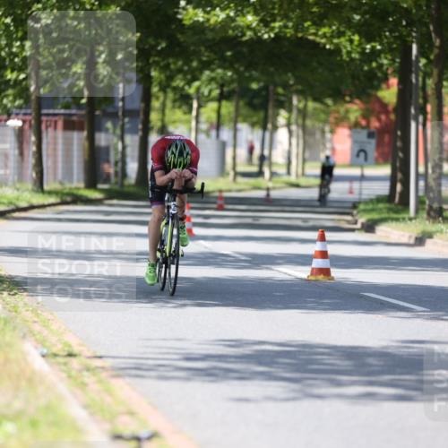 10.08.2025 - GEWOBA Citytriathlon Bremen Yannick Fuchs http://msf.ph/oto/8549839 10.08.2025 14:08:20 Radfahren 3 meine-sportfotos.de
