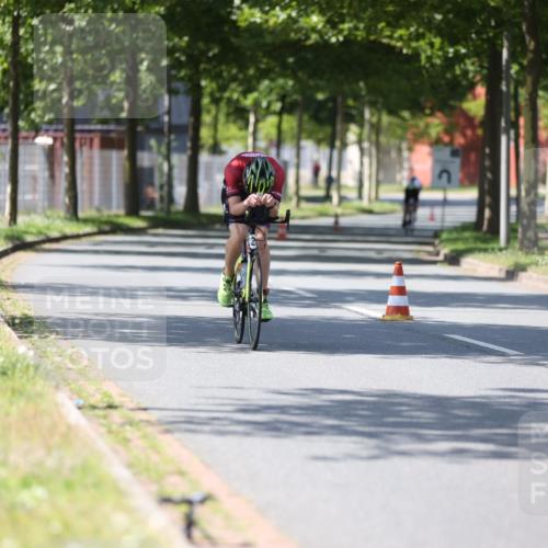 10.08.2025 - GEWOBA Citytriathlon Bremen Yannick Fuchs http://msf.ph/oto/8549842 10.08.2025 14:08:20 Radfahren 3 meine-sportfotos.de