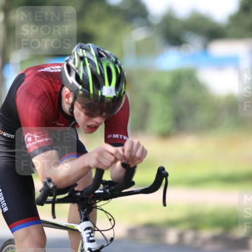 10.08.2025 - GEWOBA Citytriathlon Bremen Yannick Fuchs http://msf.ph/oto/8549855 10.08.2025 14:08:22 Radfahren 3 meine-sportfotos.de