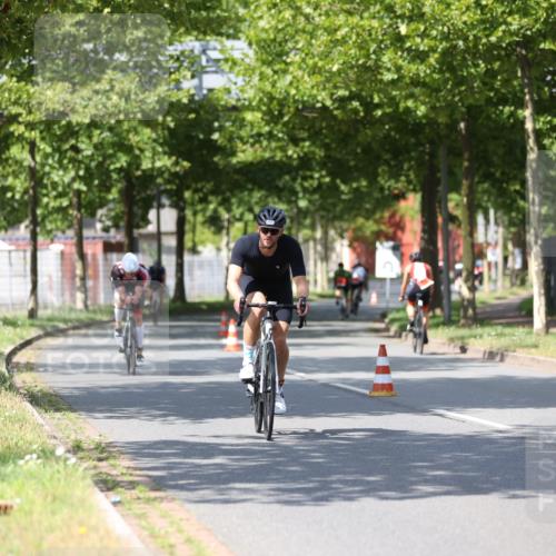 10.08.2025 - GEWOBA Citytriathlon Bremen Yannick Fuchs http://msf.ph/oto/8549867 10.08.2025 12:20:31 Radfahren 563, 565, 570, 596, 631, 720, 734, 829, 892, 900 meine-sportfotos.de