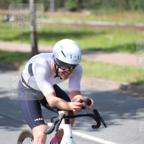 10.08.2025 - GEWOBA Citytriathlon Bremen Yannick Fuchs http://msf.ph/oto/8549888 10.08.2025 14:09:37 Radfahren 49 meine-sportfotos.de