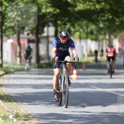 10.08.2025 - GEWOBA Citytriathlon Bremen Yannick Fuchs http://msf.ph/oto/8549893 10.08.2025 12:20:36 Radfahren 563, 596, 631, 734, 829, 900, 940 meine-sportfotos.de