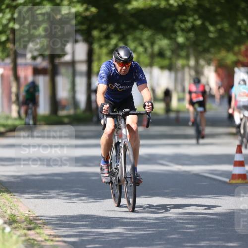 10.08.2025 - GEWOBA Citytriathlon Bremen Yannick Fuchs http://msf.ph/oto/8549895 10.08.2025 12:20:36 Radfahren 563, 596, 631, 734, 829, 900, 940 meine-sportfotos.de