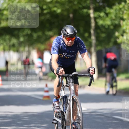 10.08.2025 - GEWOBA Citytriathlon Bremen Yannick Fuchs http://msf.ph/oto/8549905 10.08.2025 12:20:37 Radfahren 563, 596, 631, 734, 829, 900, 940 meine-sportfotos.de