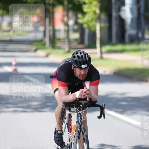 10.08.2025 - GEWOBA Citytriathlon Bremen Yannick Fuchs http://msf.ph/oto/8549907 10.08.2025 14:09:59 Radfahren 159, 167 meine-sportfotos.de