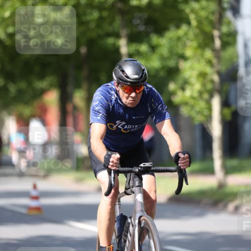 10.08.2025 - GEWOBA Citytriathlon Bremen Yannick Fuchs http://msf.ph/oto/8549908 10.08.2025 12:20:38 Radfahren 563, 596, 631, 734, 829, 900, 940 meine-sportfotos.de