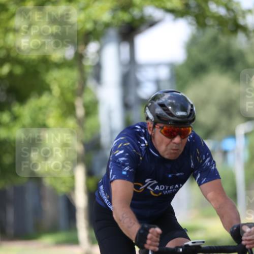 10.08.2025 - GEWOBA Citytriathlon Bremen Yannick Fuchs http://msf.ph/oto/8549912 10.08.2025 12:20:38 Radfahren 563, 596, 631, 734, 829, 900, 940 meine-sportfotos.de