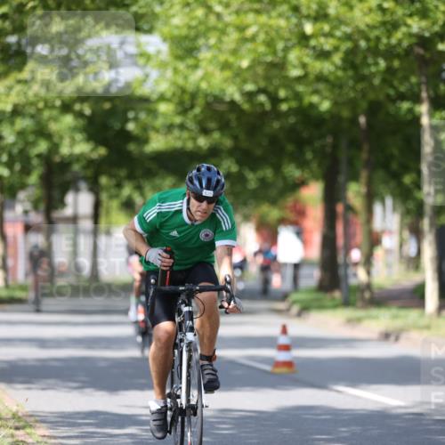 10.08.2025 - GEWOBA Citytriathlon Bremen Yannick Fuchs http://msf.ph/oto/8549925 10.08.2025 12:20:42 Radfahren 563, 631, 734, 772, 829, 899, 900, 940, 1001 meine-sportfotos.de