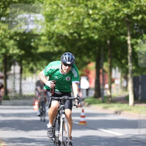 10.08.2025 - GEWOBA Citytriathlon Bremen Yannick Fuchs http://msf.ph/oto/8549927 10.08.2025 12:20:42 Radfahren 563, 631, 734, 772, 829, 899, 900, 940, 1001 meine-sportfotos.de