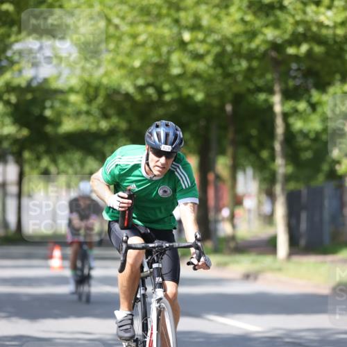 10.08.2025 - GEWOBA Citytriathlon Bremen Yannick Fuchs http://msf.ph/oto/8549929 10.08.2025 12:20:42 Radfahren 563, 631, 734, 772, 829, 899, 900, 940, 1001 meine-sportfotos.de