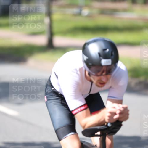 10.08.2025 - GEWOBA Citytriathlon Bremen Yannick Fuchs http://msf.ph/oto/8549933 10.08.2025 14:10:06 Radfahren 159, 167 meine-sportfotos.de