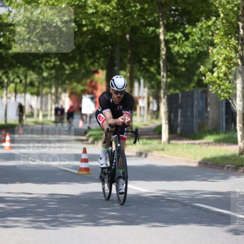 10.08.2025 - GEWOBA Citytriathlon Bremen Yannick Fuchs http://msf.ph/oto/8549936 10.08.2025 12:20:43 Radfahren 563, 631, 734, 772, 829, 899, 900, 940, 1001 meine-sportfotos.de