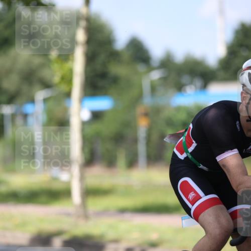 10.08.2025 - GEWOBA Citytriathlon Bremen Yannick Fuchs http://msf.ph/oto/8549948 10.08.2025 12:20:44 Radfahren 563, 734, 772, 795, 829, 899, 900, 940, 1001 meine-sportfotos.de