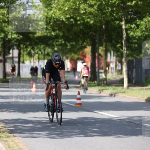 10.08.2025 - GEWOBA Citytriathlon Bremen Yannick Fuchs http://msf.ph/oto/8549956 10.08.2025 12:20:46 Radfahren 563, 734, 772, 795, 829, 899, 900, 940, 1001 meine-sportfotos.de