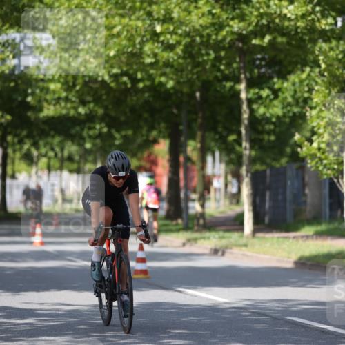 10.08.2025 - GEWOBA Citytriathlon Bremen Yannick Fuchs http://msf.ph/oto/8549958 10.08.2025 12:20:46 Radfahren 563, 734, 772, 795, 829, 899, 900, 940, 1001 meine-sportfotos.de