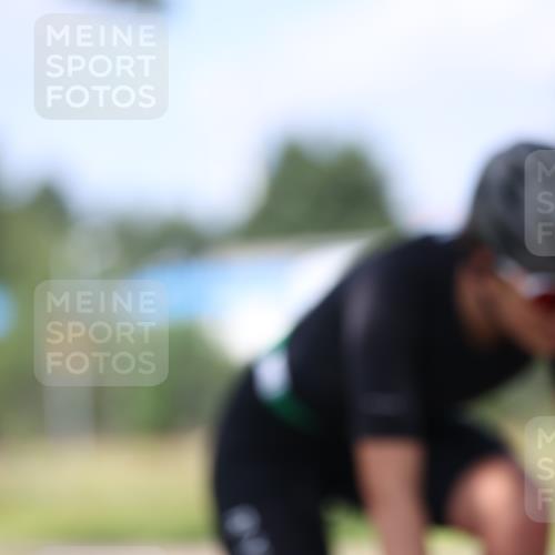 10.08.2025 - GEWOBA Citytriathlon Bremen Yannick Fuchs http://msf.ph/oto/8549965 10.08.2025 12:20:47 Radfahren 563, 734, 772, 795, 829, 899, 900, 940, 1001 meine-sportfotos.de