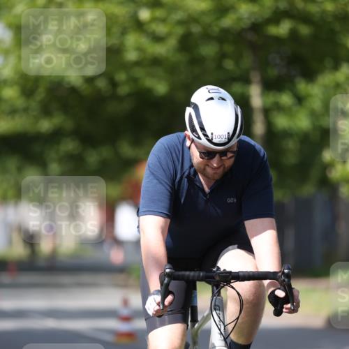 10.08.2025 - GEWOBA Citytriathlon Bremen Yannick Fuchs http://msf.ph/oto/8549982 10.08.2025 12:20:54 Radfahren 558, 581, 701, 772, 795, 899, 940, 1001 meine-sportfotos.de