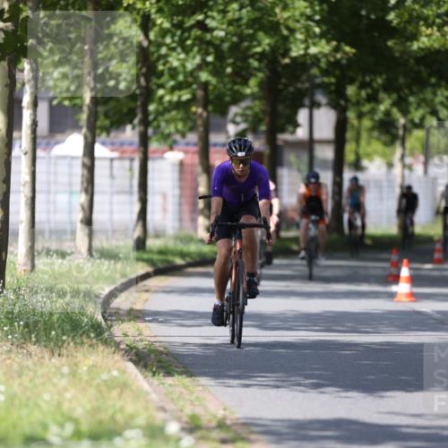 10.08.2025 - GEWOBA Citytriathlon Bremen Yannick Fuchs http://msf.ph/oto/8550021 10.08.2025 12:21:03 Radfahren 555, 558, 581, 662, 701, 758, 772, 795, 813, 869, 899, 969, 1001, 1002 meine-sportfotos.de