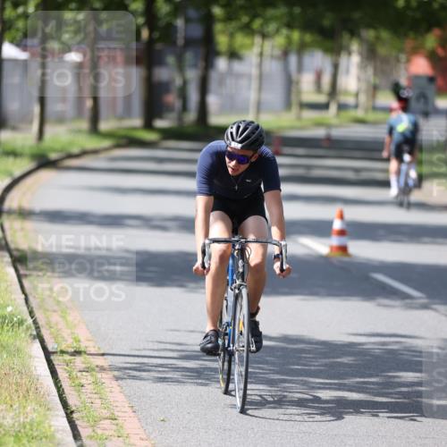 10.08.2025 - GEWOBA Citytriathlon Bremen Yannick Fuchs http://msf.ph/oto/8550027 10.08.2025 14:12:00 Radfahren 12, 156, 168 meine-sportfotos.de