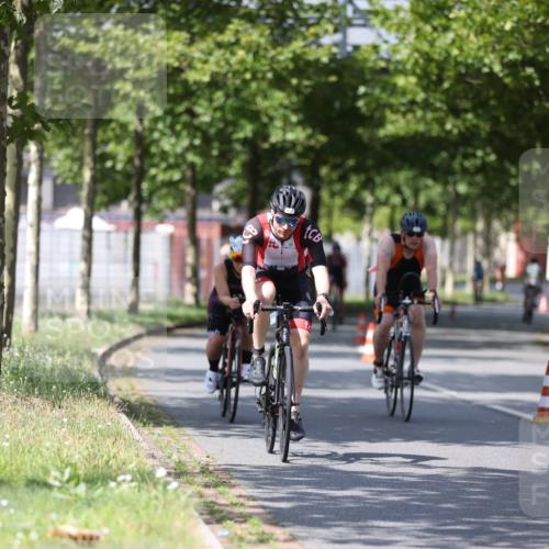 10.08.2025 - GEWOBA Citytriathlon Bremen Yannick Fuchs http://msf.ph/oto/8550038 10.08.2025 12:21:06 Radfahren 555, 558, 581, 662, 701, 758, 772, 785, 795, 813, 869, 969, 1001, 1002 meine-sportfotos.de
