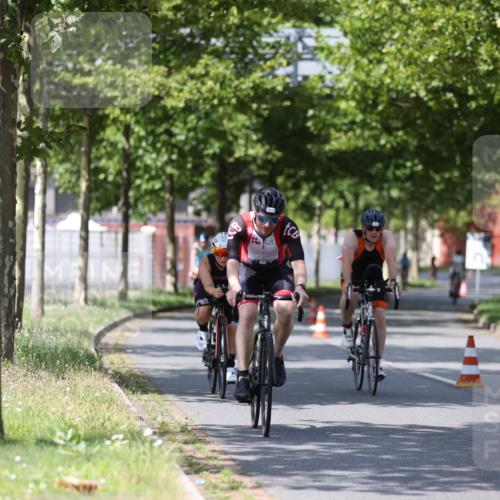 10.08.2025 - GEWOBA Citytriathlon Bremen Yannick Fuchs http://msf.ph/oto/8550040 10.08.2025 12:21:07 Radfahren 555, 558, 581, 662, 701, 758, 772, 785, 795, 813, 869, 969, 1002 meine-sportfotos.de