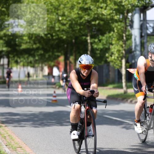 10.08.2025 - GEWOBA Citytriathlon Bremen Yannick Fuchs http://msf.ph/oto/8550049 10.08.2025 12:21:08 Radfahren 555, 558, 581, 662, 701, 758, 785, 795, 813, 869, 969, 975, 1002 meine-sportfotos.de