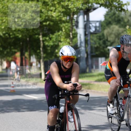 10.08.2025 - GEWOBA Citytriathlon Bremen Yannick Fuchs http://msf.ph/oto/8550051 10.08.2025 12:21:08 Radfahren 555, 558, 581, 662, 701, 758, 785, 795, 813, 869, 969, 975, 1002 meine-sportfotos.de