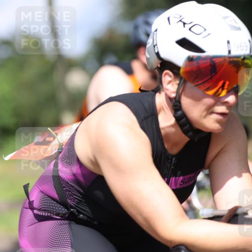 10.08.2025 - GEWOBA Citytriathlon Bremen Yannick Fuchs http://msf.ph/oto/8550057 10.08.2025 12:21:09 Radfahren 555, 558, 581, 662, 701, 758, 785, 795, 813, 869, 969, 975, 1002 meine-sportfotos.de