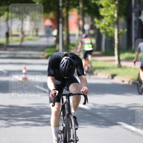 10.08.2025 - GEWOBA Citytriathlon Bremen Yannick Fuchs http://msf.ph/oto/8550075 10.08.2025 14:12:17 Radfahren 10, 27, 33, 42, 171, 172 meine-sportfotos.de