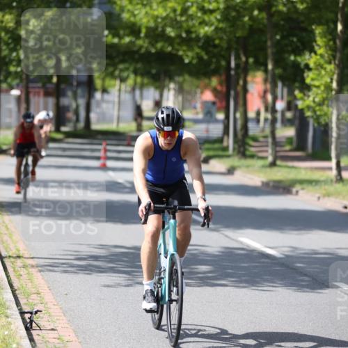 10.08.2025 - GEWOBA Citytriathlon Bremen Yannick Fuchs http://msf.ph/oto/8550108 10.08.2025 14:12:22 Radfahren 10, 27, 33, 42, 66, 171, 172, 178 meine-sportfotos.de