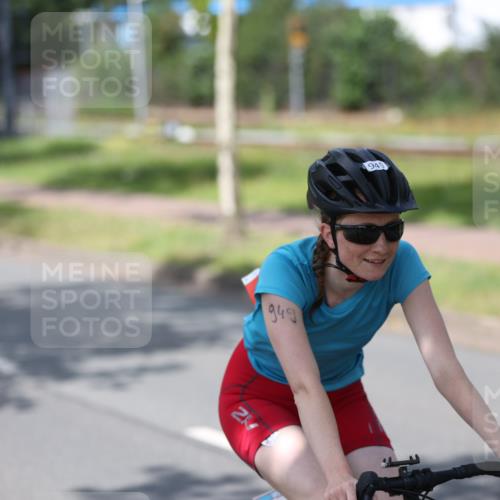 10.08.2025 - GEWOBA Citytriathlon Bremen Yannick Fuchs http://msf.ph/oto/8550125 10.08.2025 12:21:29 Radfahren 618, 761, 785, 913, 923, 949, 975 meine-sportfotos.de