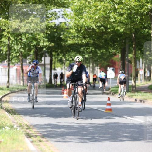 10.08.2025 - GEWOBA Citytriathlon Bremen Yannick Fuchs http://msf.ph/oto/8550137 10.08.2025 12:22:24 Radfahren 602, 663, 665, 803, 848, 870, 910, 1023 meine-sportfotos.de