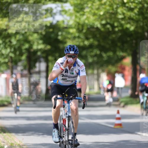 10.08.2025 - GEWOBA Citytriathlon Bremen Yannick Fuchs http://msf.ph/oto/8550148 10.08.2025 12:22:26 Radfahren 602, 663, 665, 803, 848, 870, 910, 1023 meine-sportfotos.de