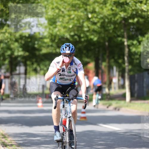 10.08.2025 - GEWOBA Citytriathlon Bremen Yannick Fuchs http://msf.ph/oto/8550154 10.08.2025 12:22:26 Radfahren 602, 663, 665, 803, 848, 870, 910, 1023 meine-sportfotos.de