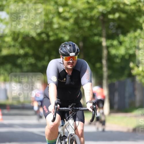 10.08.2025 - GEWOBA Citytriathlon Bremen Yannick Fuchs http://msf.ph/oto/8550178 10.08.2025 12:22:29 Radfahren 580, 602, 663, 665, 803, 848, 870, 910, 1023 meine-sportfotos.de