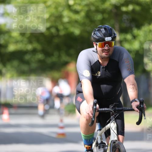 10.08.2025 - GEWOBA Citytriathlon Bremen Yannick Fuchs http://msf.ph/oto/8550179 10.08.2025 12:22:29 Radfahren 580, 602, 663, 665, 803, 848, 870, 910, 1023 meine-sportfotos.de