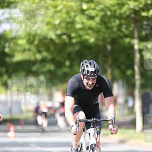 10.08.2025 - GEWOBA Citytriathlon Bremen Yannick Fuchs http://msf.ph/oto/8550194 10.08.2025 12:22:31 Radfahren 580, 602, 634, 663, 665, 803, 848, 870, 910, 926, 1023 meine-sportfotos.de