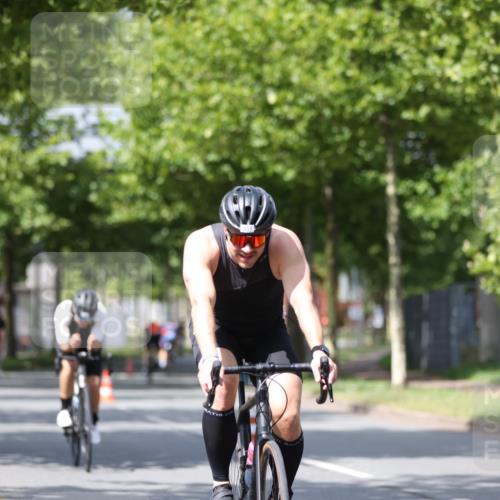 10.08.2025 - GEWOBA Citytriathlon Bremen Yannick Fuchs http://msf.ph/oto/8550202 10.08.2025 12:22:32 Radfahren 580, 602, 634, 663, 665, 803, 848, 870, 910, 926, 1023 meine-sportfotos.de