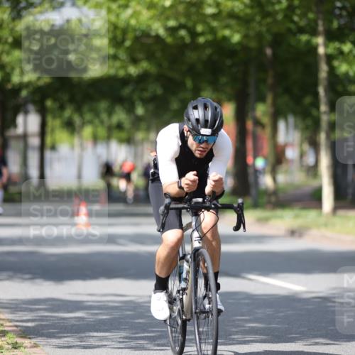 10.08.2025 - GEWOBA Citytriathlon Bremen Yannick Fuchs http://msf.ph/oto/8550212 10.08.2025 12:22:33 Radfahren 580, 602, 634, 663, 665, 803, 848, 870, 910, 926, 1023 meine-sportfotos.de