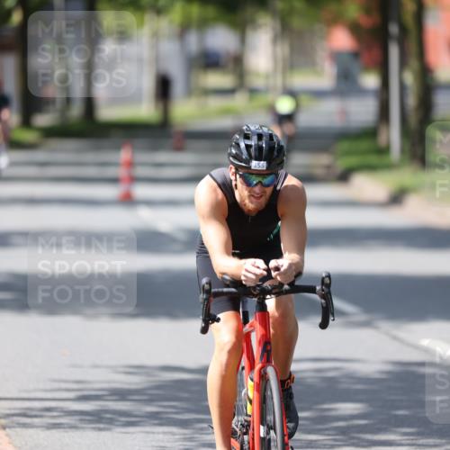10.08.2025 - GEWOBA Citytriathlon Bremen Yannick Fuchs http://msf.ph/oto/8550216 10.08.2025 14:12:44 Radfahren 66, 117, 148, 155 meine-sportfotos.de