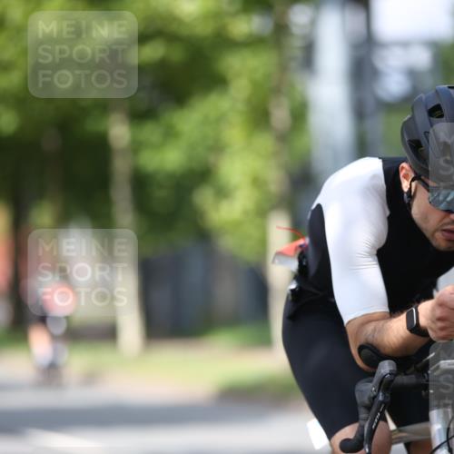 10.08.2025 - GEWOBA Citytriathlon Bremen Yannick Fuchs http://msf.ph/oto/8550219 10.08.2025 12:22:34 Radfahren 580, 602, 634, 663, 665, 803, 848, 870, 910, 926, 1023 meine-sportfotos.de