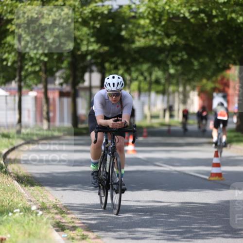 10.08.2025 - GEWOBA Citytriathlon Bremen Yannick Fuchs http://msf.ph/oto/8550221 10.08.2025 12:22:35 Radfahren 580, 602, 634, 663, 665, 803, 848, 870, 910, 926, 1023 meine-sportfotos.de
