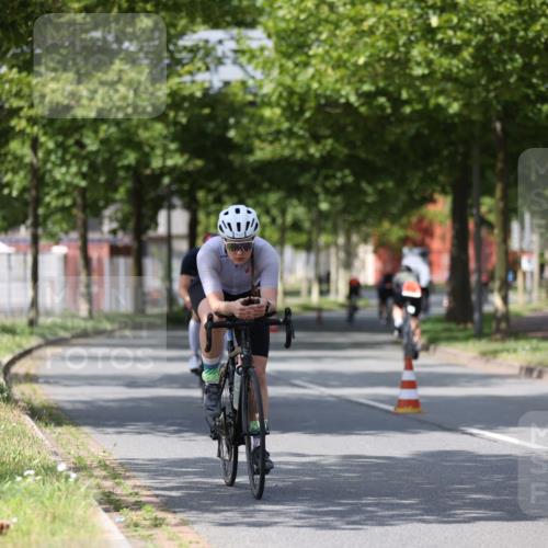 10.08.2025 - GEWOBA Citytriathlon Bremen Yannick Fuchs http://msf.ph/oto/8550224 10.08.2025 12:22:35 Radfahren 580, 602, 634, 663, 665, 803, 848, 870, 910, 926, 1023 meine-sportfotos.de